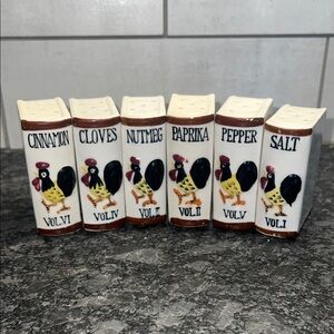 VINTAGE RARE Rooster Spice Shaker Set - ceramic 1940’s-1950’s. ADORABLE